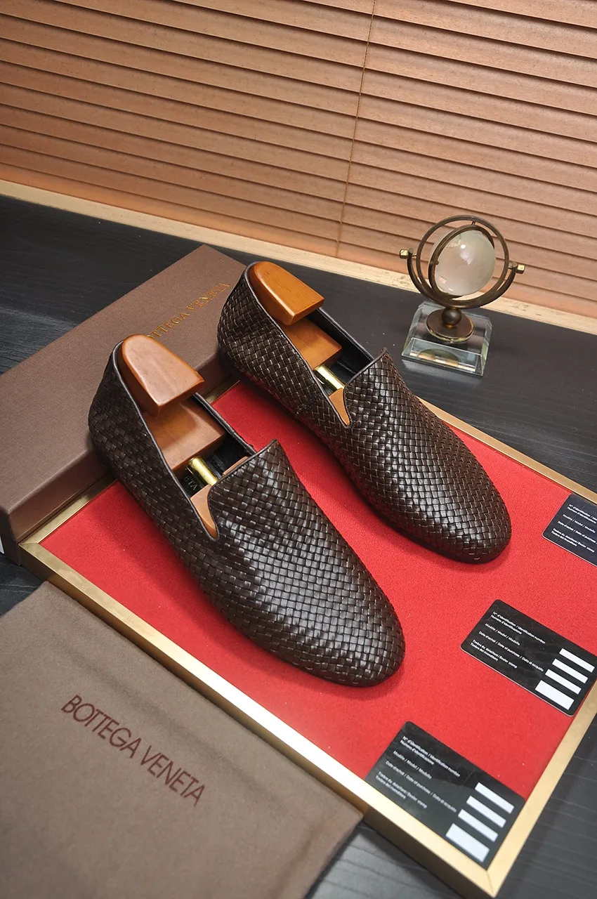 Men's shoes 💰600💶 [Botteg Venetta (BV)] (wallet shoes) exclusive new model official website new model The upper is made of high-quality top calfskin. Delicate feel and flowing luxurious texture. Tailored for refined men to create a noble aura. Detailed and regular Mark hand-stitching. Smooth lines. Full cowhide lining, comfortable to wash off sweat. 38-44
